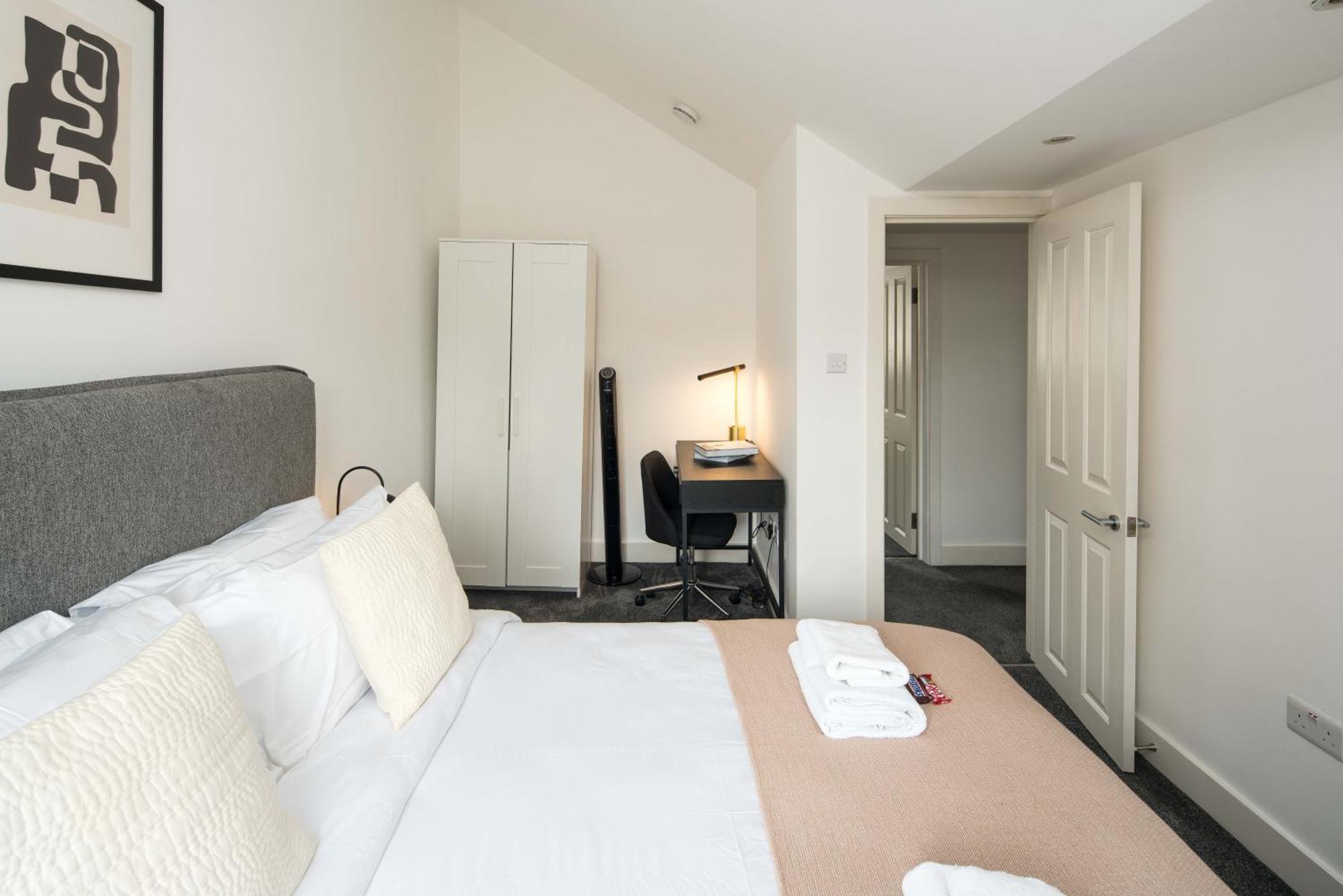 Elegant 3br, 2ba Flat In Marylebone - Ideal Location Near Station & Attractions Londen